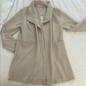 Max Studio Cream Trench Coat with Notched Lapel and Mid-Length Design